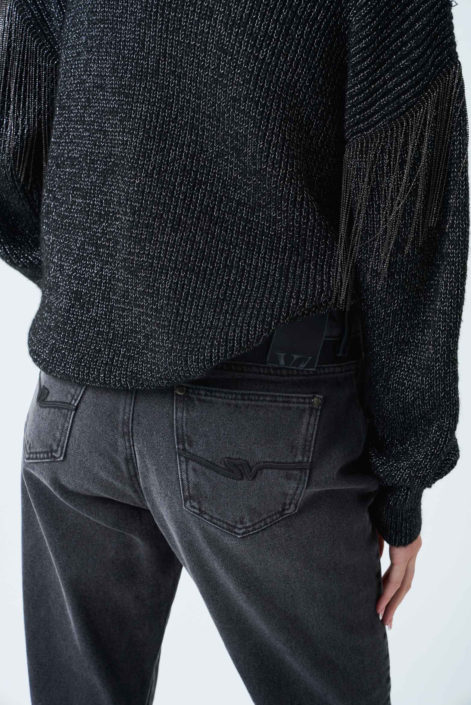 Jean Vega en black denim para mujer detalle cuero-1745339372109